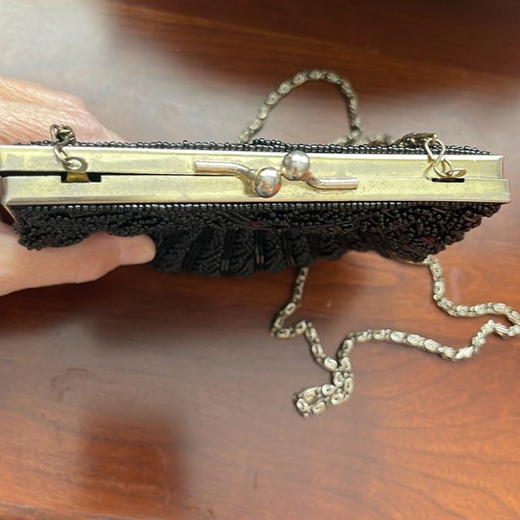 La Regale Vintage Beaded Clamshell Purse - Picture 3 of 7